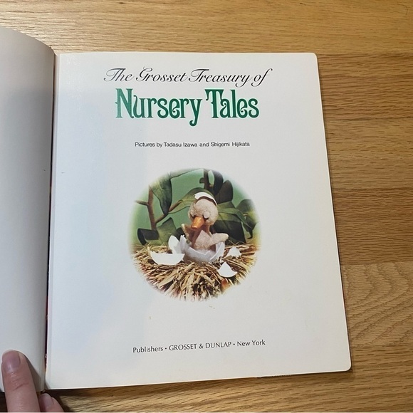 Vintage Puppet Treasure Book Nursery Tales Hardcover - Picture 4 of 5